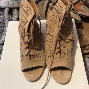Steve Madden heals